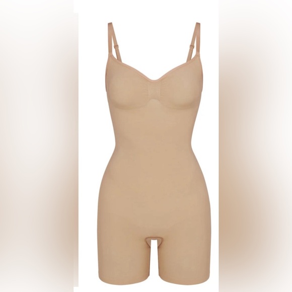 NWOT SKIMS Seamless Sculpt Mid‑Thigh Bodysuit – Desert Size XLAdjustable Straps